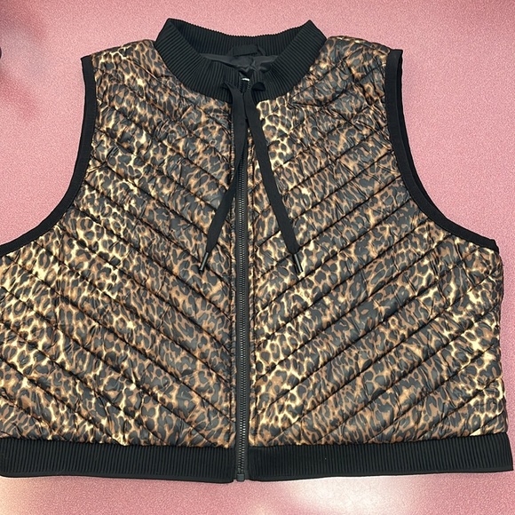 Calvin Klein Jackets & Blazers - Calvin Klein puffer vest. Animal print. Cropped. Water repellent. Size Large EUC